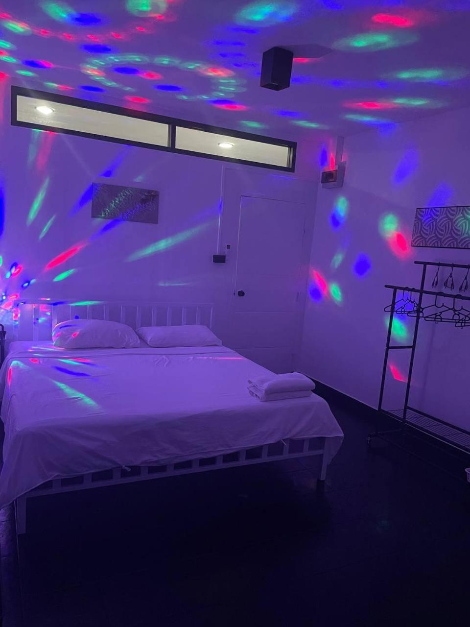 Maikhao Island House Guest house *