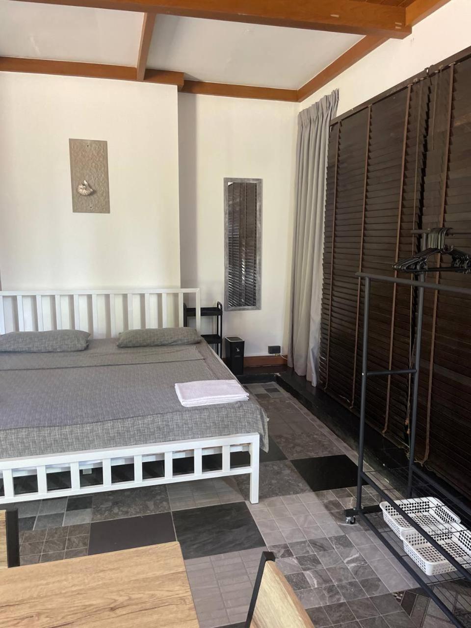 Maikhao Island House Guest house